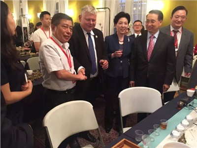 向世界展示中國(guó)非遺文化，湘益茯茶亮相湖南波蘭、捷克非遺交流周